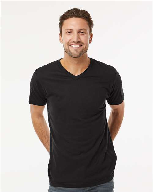 Deluxe Blend V-Neck T-Shirt M&O 3543